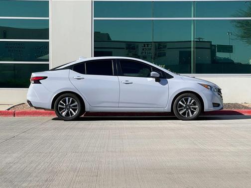 2024 Nissan Versa 1.6 SV