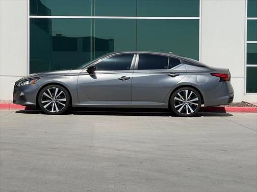 2020 Nissan Altima SR FWD