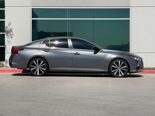 2020 Nissan Altima 2.0 SR