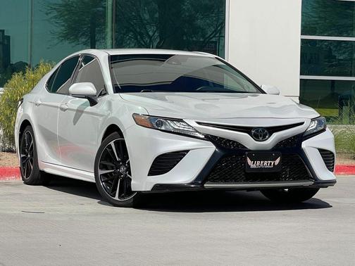 Wind Chill Pearl 2019 Toyota Camry XSE