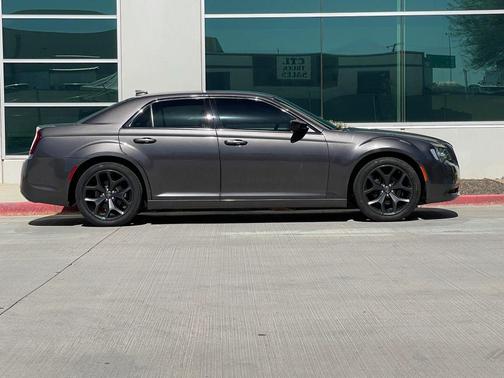 Gloss Black 2021 Chrysler 300 Touring