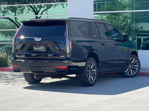 2023 Cadillac Escalade ESV Sport Platinum