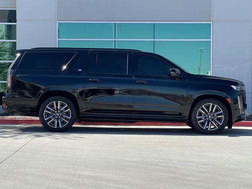 2023 Cadillac Escalade ESV Sport Platinum