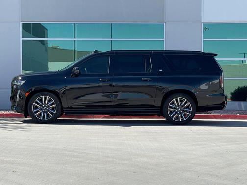 2023 Cadillac Escalade ESV Sport Platinum
