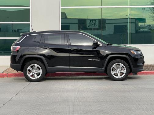 Diamond Black Crystal Pearlcoat 2024 Jeep Compass Sport