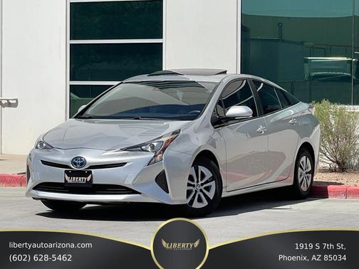 Classic Silver Metallic 2016 Toyota Prius Three