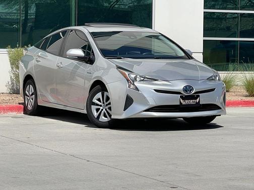 Classic Silver Metallic 2016 Toyota Prius Three