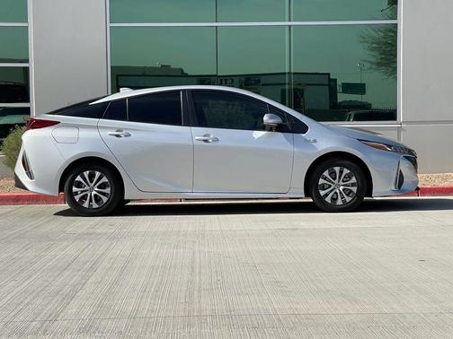 2021 Toyota Prius Prime LE