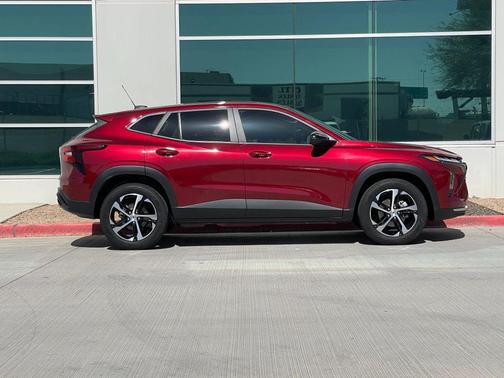 Crimson Metallic 2025 Chevrolet Trax FWD 1RS