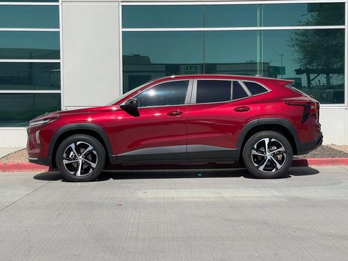 Crimson Metallic 2025 Chevrolet Trax FWD 1RS