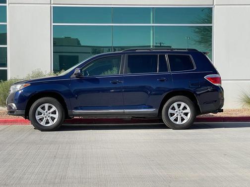 2013 Toyota Highlander SE