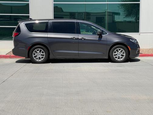 Gray 2023 Chrysler Pacifica Touring L