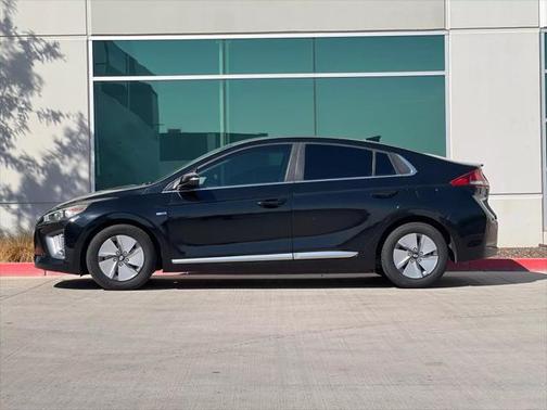 2020 Hyundai IONIQ Hybrid SE