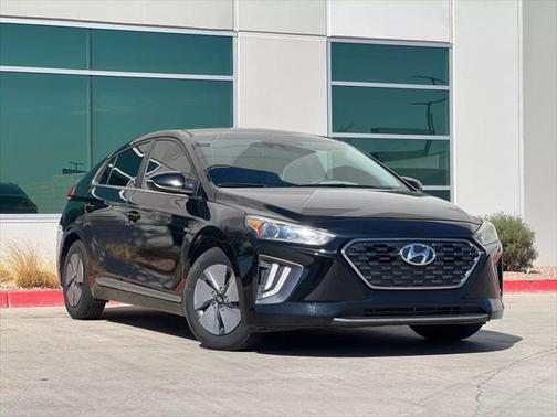 2020 Hyundai IONIQ Hybrid SE