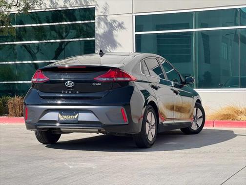 2020 Hyundai IONIQ Hybrid SE