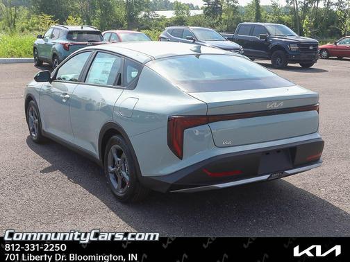 2025 Kia K4 LXS