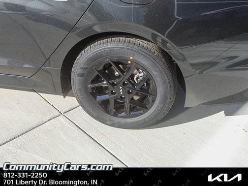 2025 Kia K5 LXS