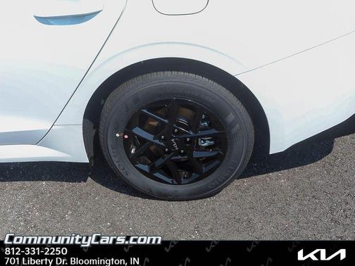 2025 Kia K5 LXS