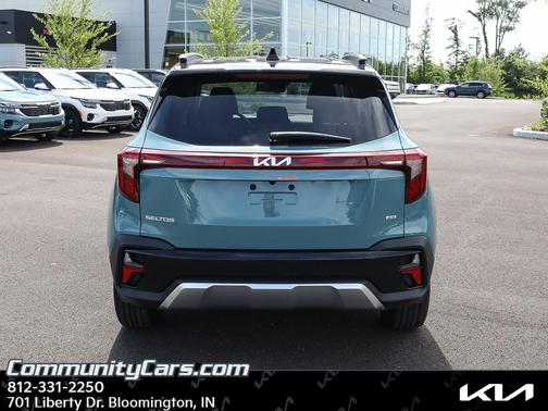 Blue / Black 2026 Kia Seltos S