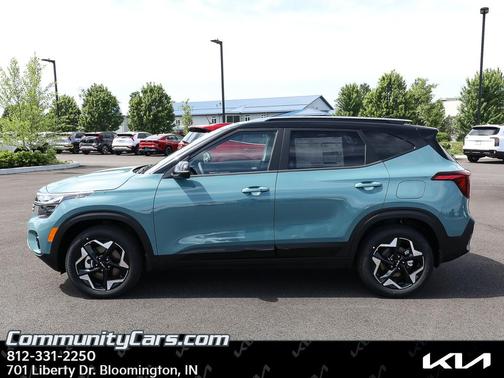 Blue / Black 2026 Kia Seltos S