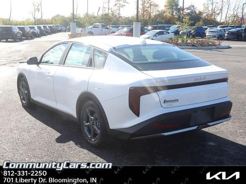 2025 Kia K4 LXS
