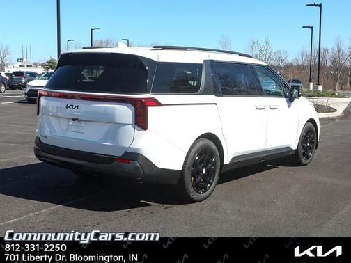Snow White Pearl 2026 Kia Carnival SX