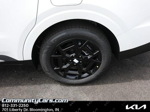 Snow White Pearl 2026 Kia Carnival Hybrid SX