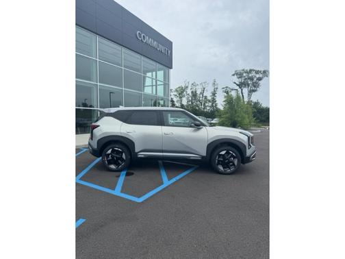Ivory Silver 2027 Kia Seltos S