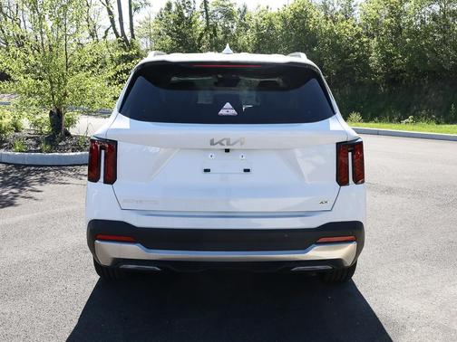 Glacial White Pearl 2026 Kia Sorento EX