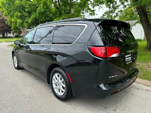 2021 Chrysler Voyager LXI