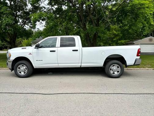 2020 RAM 2500 Tradesman Crew Cab 4X4 8' Box
