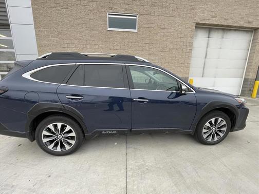 2023 Subaru Outback Touring XT