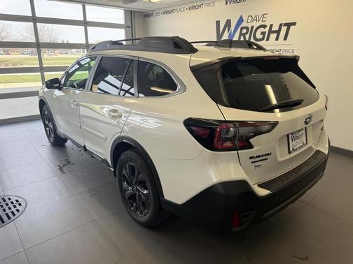 White 2022 Subaru Outback Onyx Edition XT