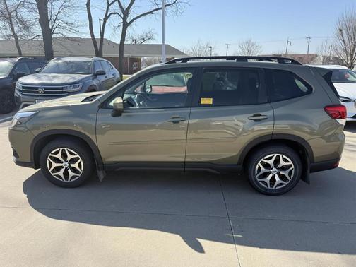 Green 2022 Subaru Forester Premium