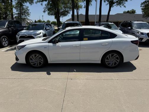 Crystal White Pearl 2024 Subaru Legacy Sport