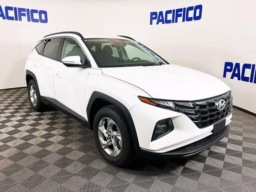White 2023 Hyundai TUCSON SEL
