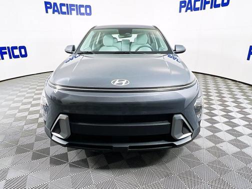 2025 Hyundai KONA SE