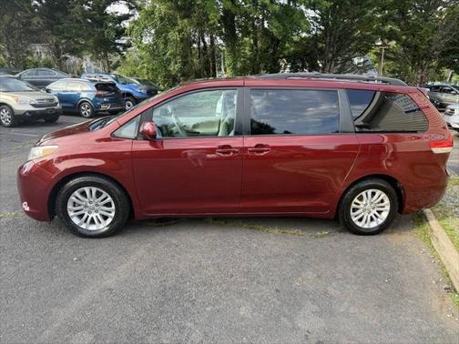 2013 Toyota Sienna XLE
