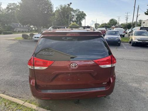 2013 Toyota Sienna XLE