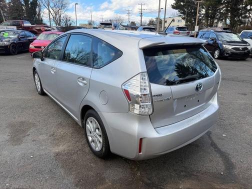 2012 Toyota Prius v Five