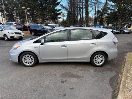 2012 Toyota Prius v Five