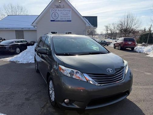 2012 Toyota Sienna XLE