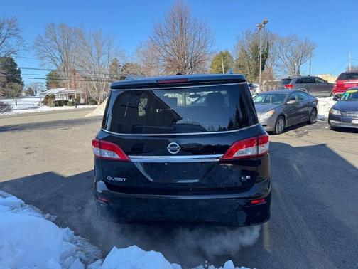 2014 Nissan Quest LE