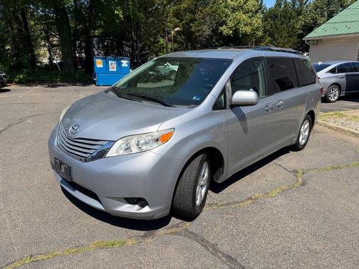 Silver Sky Metallic 2015 Toyota Sienna LE