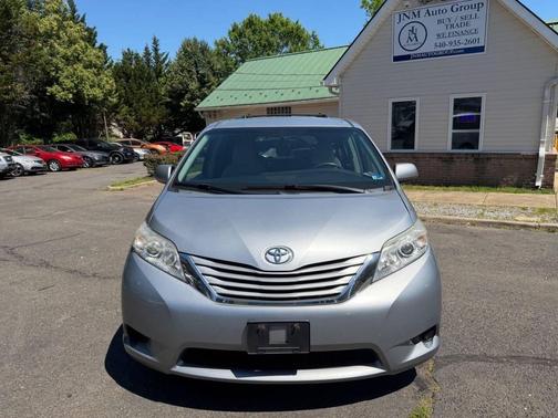 Silver Sky Metallic 2015 Toyota Sienna LE
