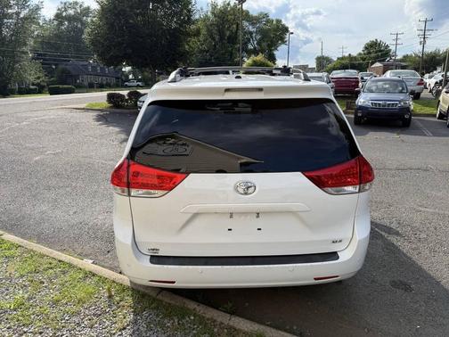 2014 Toyota Sienna XLE