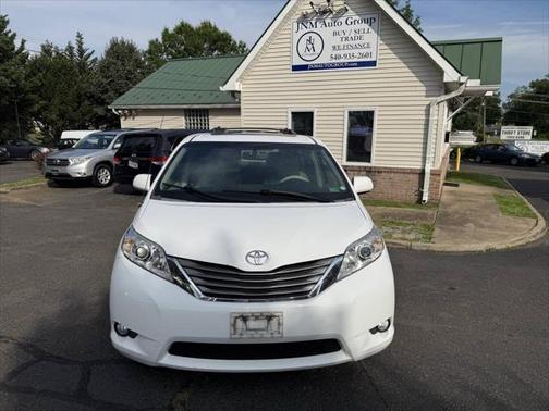 2014 Toyota Sienna XLE