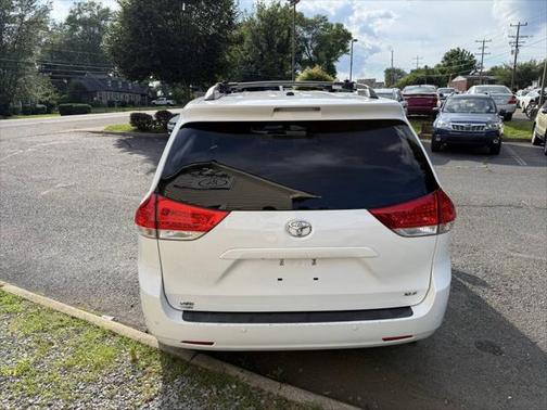 2014 Toyota Sienna XLE