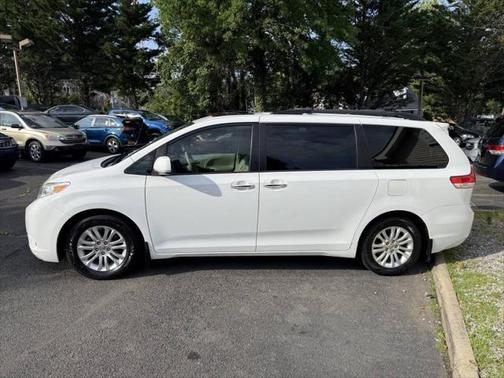 2014 Toyota Sienna XLE