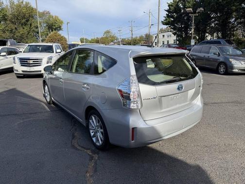 2013 Toyota Prius v Five